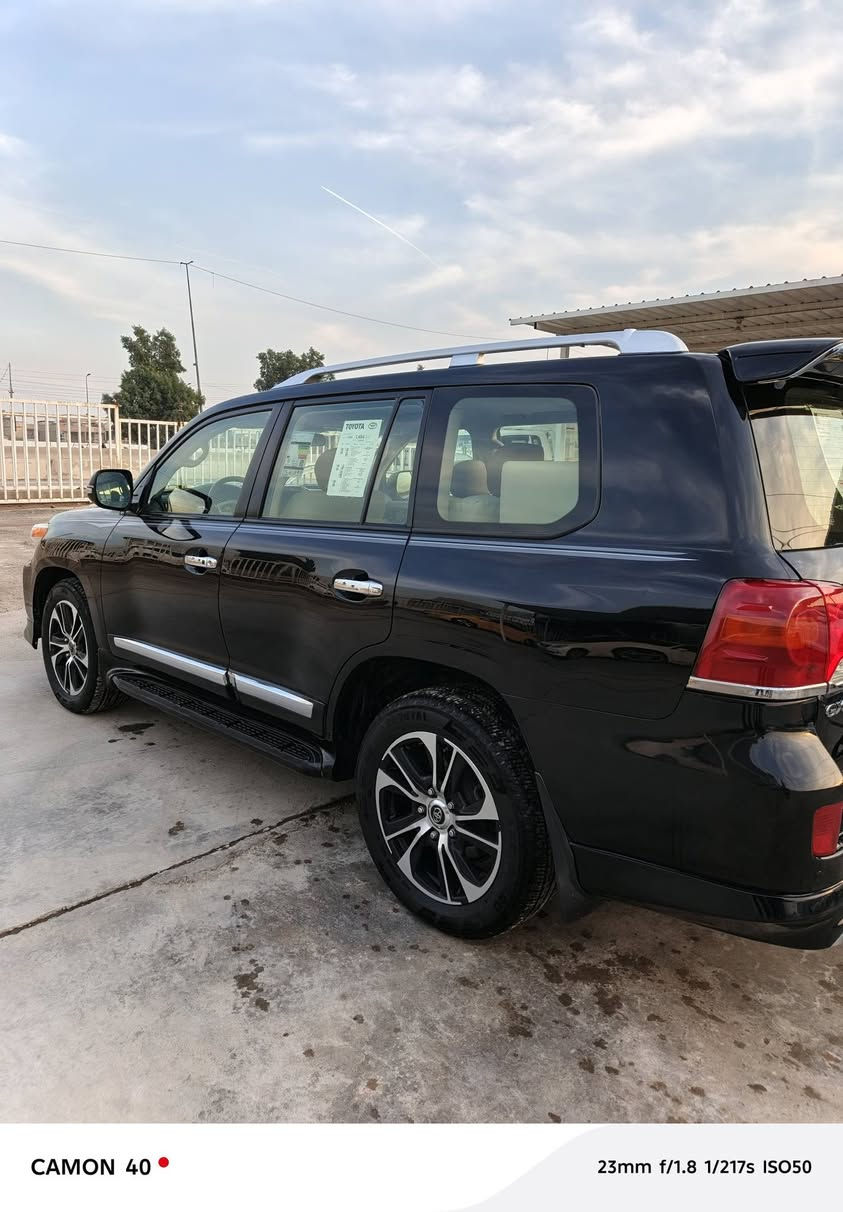 السلام عليكم
لاندكروز 2015 

بريم نظافه 100/100

مواصفات

تحكم ستيرن 

فتحه سقف

تشغيل بصمه

شاشه كبيرة كامره خلفيه

مكينه 6 سلندر

وضعية الوكالة

سيارة جاهزه من كلشي

كشنات جلد وكهرباء

بيه شخط بسيط ب الجهه اليمنه ورصعه بسيطة بلباب الخلفي

العنوان بغداد الراشديه قرب مدخل الناحيه 

السعر 425$

رقم الهاتف ***********
