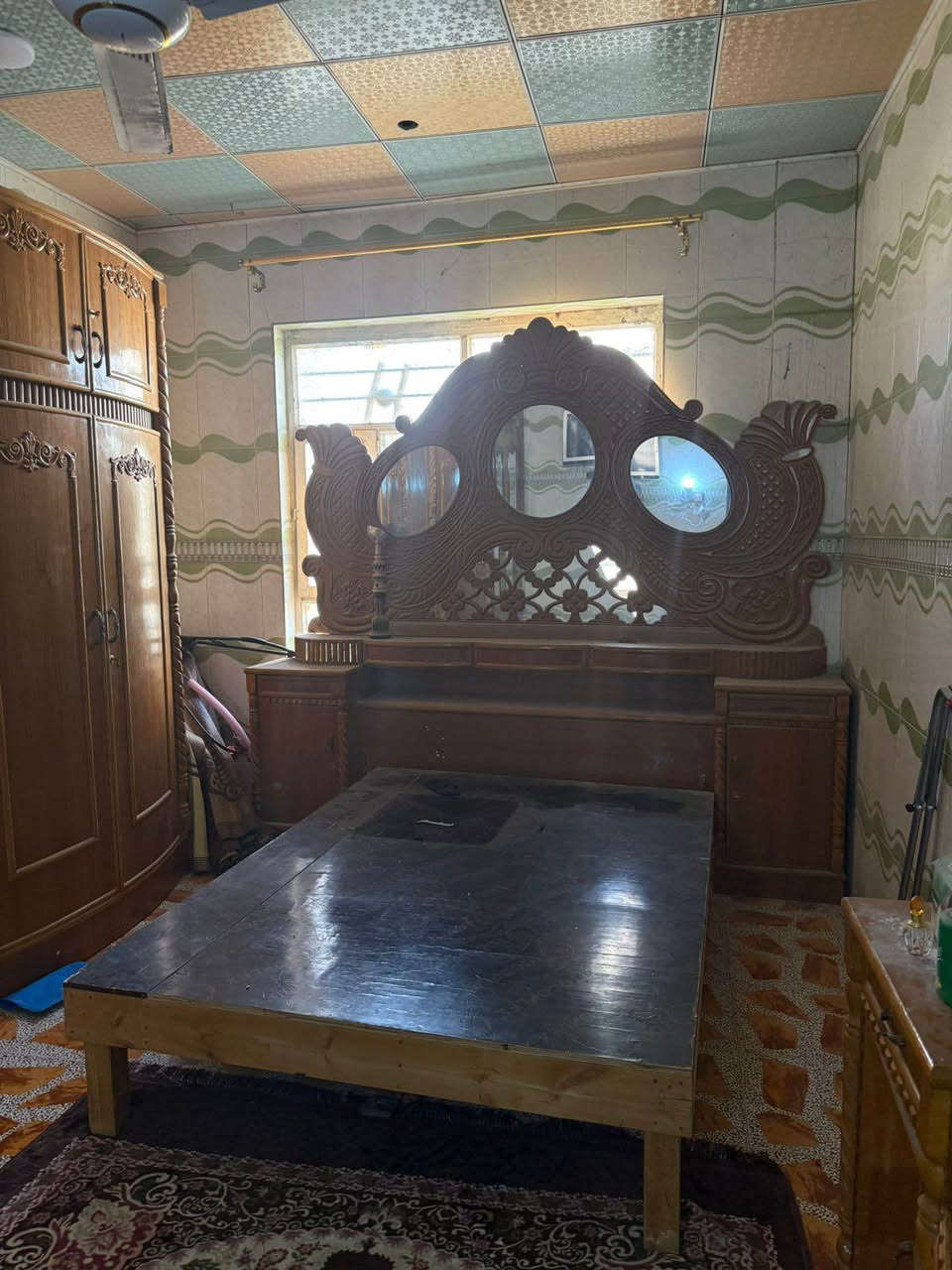 ‎للبيع غرفة اخشاب شغل درجه اولى  السعر 850 وبيها مجال للاستفسار *********** كربلاء‎ Singapore
