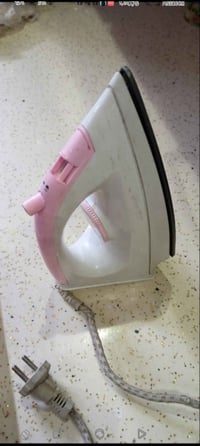 مكوى صنع ماليزي اخو الجديد استعمال قليل السعر 15 بغداد الحبيبية 077025...