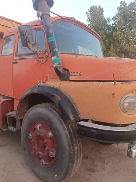 اقجم للبيع موديل 74 كير 111 رقم اصفر بغداد مداور مباشر العنوان كوت البتار السعر المطلوب 100 ورقه 
 
***********
