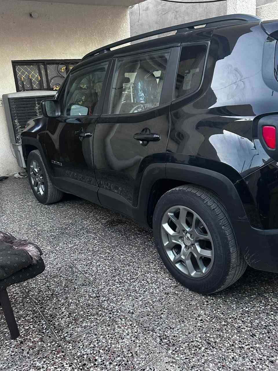 جيب رنكيد موديل 2019 بإسمي
محرك 1300تيربو 
مابيها قطرة صبغ فقط ربع الدعامية مبين بالصور
السونار وصور الحادث مرفقة بالصور
السعر 125 والله اول مرة انزل هيج من سعرها
سيارة كلش نظيفة 
***********
