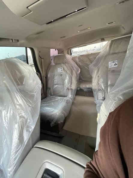 يوكن دينالي 2017  رقم بغداد الحادث تقرير غرق معروفه مواصفات الدينالي يعني فول للاخير محرك 6.2  
لون ابيض صدفي السياره حلوه و كلش جديده مصروف عليها هواي  رايدها ب 350 و بيها مجال ***********
