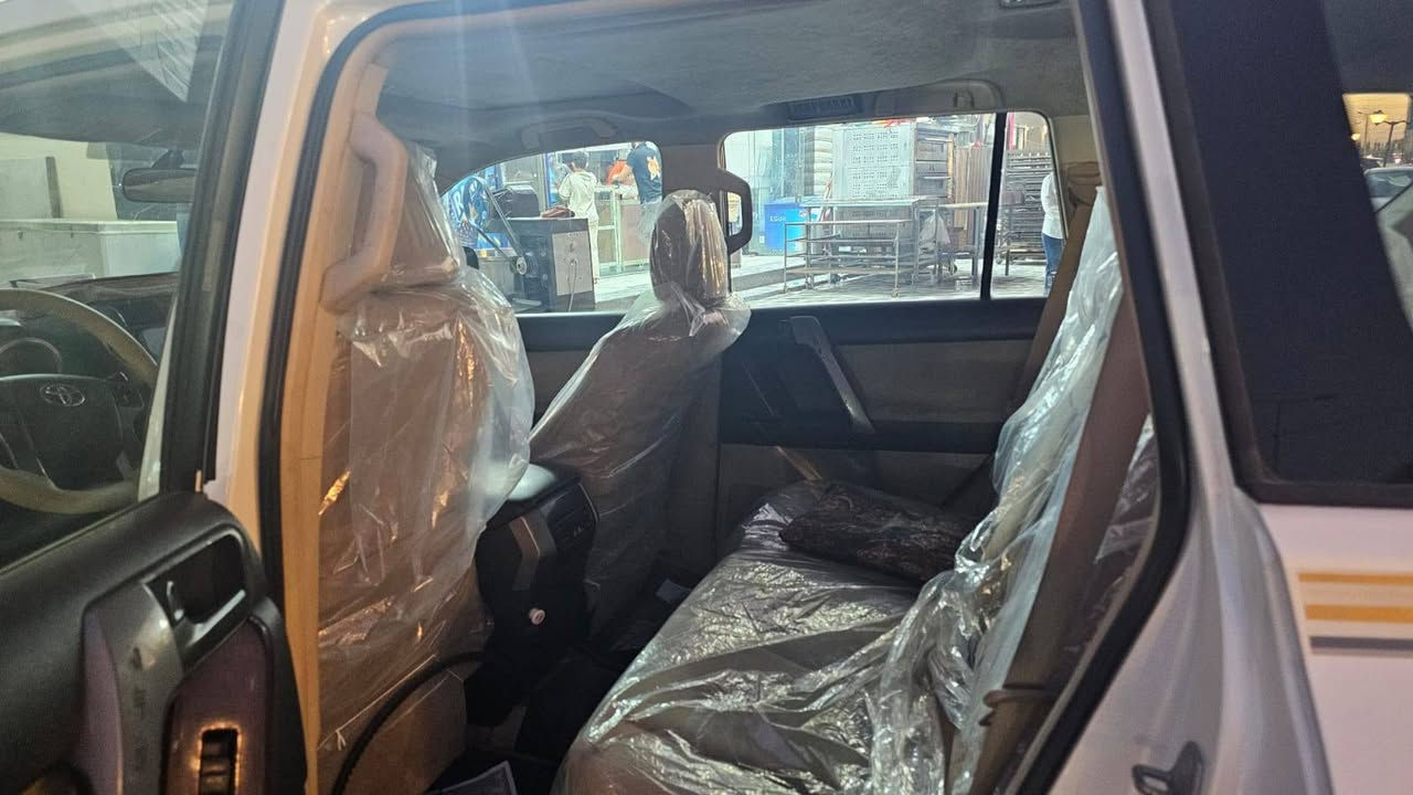 السلام عليكم للبيع سياره برادو مافيها ضرر رقم بغداد السعر دفترين ونص وبي مجال للاستفسار الرقم ***********
