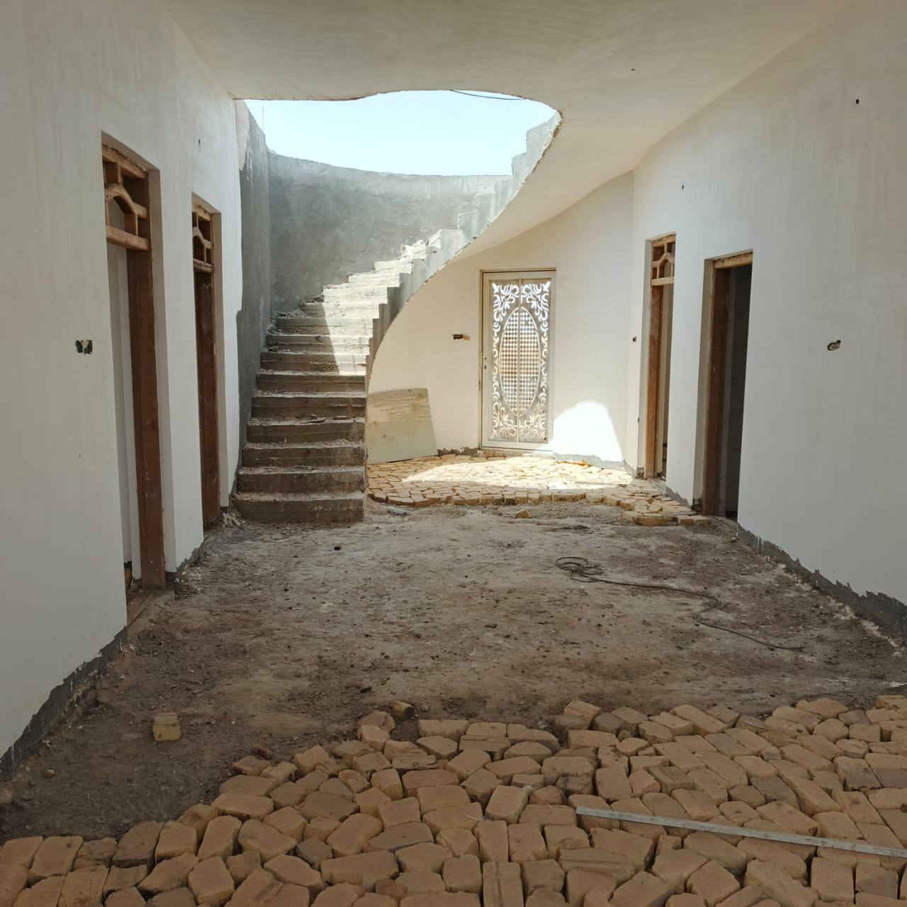 🏠بيت زراعــي ركـــــن على 3 شوارع بي وصل تطويب
🗺️العنوان/ناصرية في منطقة ال نياز قريب العيادة البيطرية 

📐المساحه الكليه 800متر مساحه البناء 200م

🛣️ عرض الشارع 12متر

🧱 بناء حديث درجة اولى طابوك+كونكريت 

📍فول خدمات 👈ماء كهرباء واصلته

📍 يحتوي على استقبال ومطبخ وصالة كبيرة وغرفتين ومجمع صحيات البيت كامل لبخ وبياض وسيراميك جداري 

📌والباقي متوقف
1-نقص كهربائيات وارضية
2-نقص بيتونه وستارة 
 
💰 نجي للسعر$ 120 وبي مجال 

📞للتواصل:
‏‪***********‬‏
