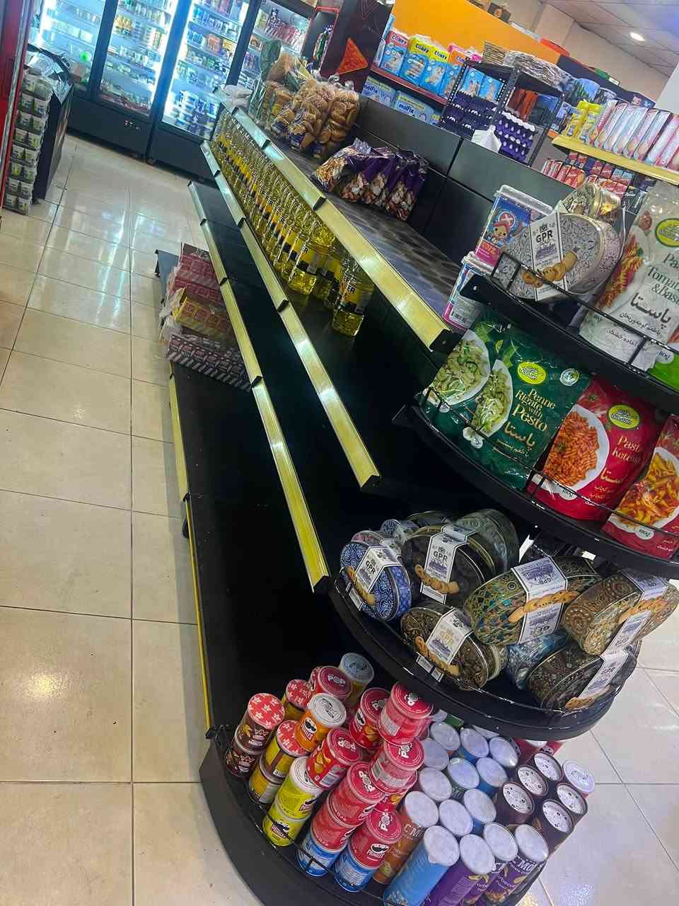 رف اسود اصلي
للبيع 
مستخدم شهرين بعده جديد
4متر مع دوار 
اربيل طريق كسنزان 
مجمع ادزياران
***********
