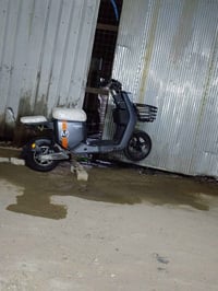 للبيع دراجة شحن اي 8للبيع 350بغداد المشتل 07710036727