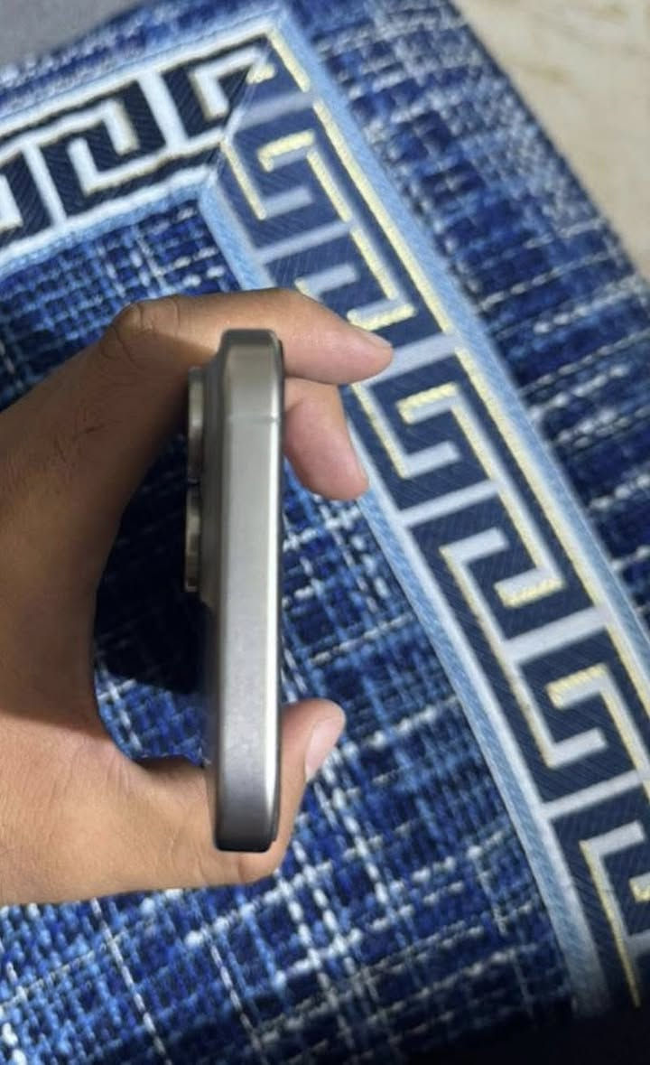 آيفون 15 بر ماكس 🔋83جهاز بدل شاشه جديده وكاله جهاز نضيف ما بي شخط سعر 850 بكاني كوت داموك ***********
