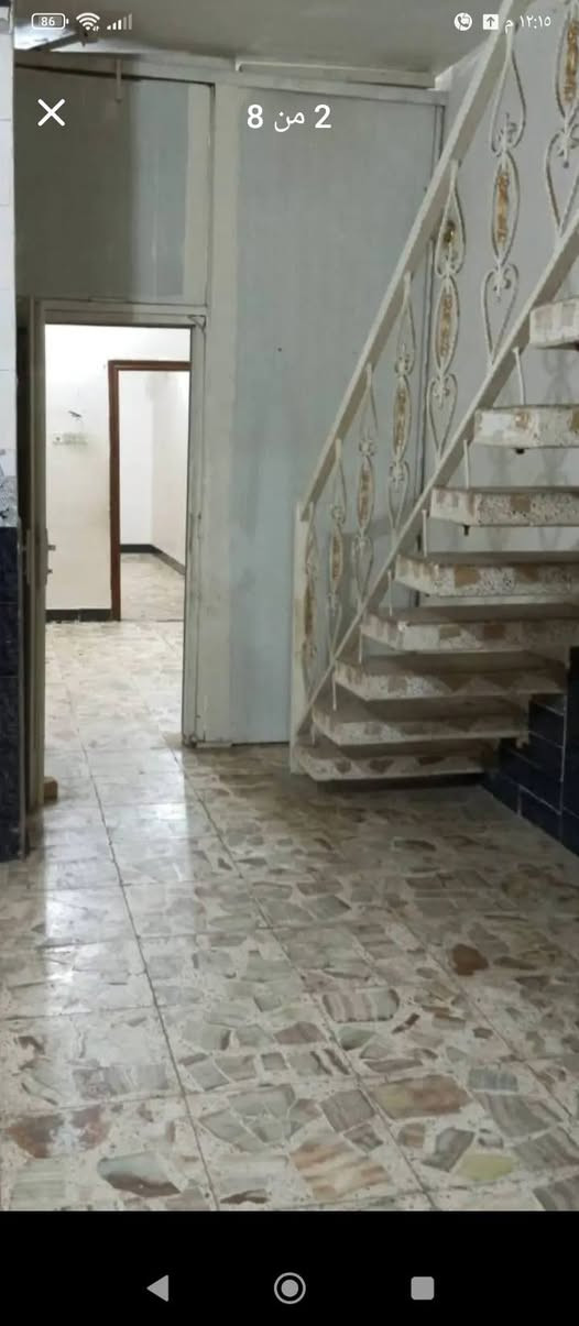 دار نظيف جدا للأيجار بدون دلالية  في حي ميسان  خلف شارع  الكيات  بشارع عوده مساحتة 125 متر مبني كامل بي غرفة كبيره وصالة واستقبال ومطبخ عدد ٢ وحمامات عدد 2 وتواليت ومكشوفه وطارمه  ومئسس ماء وكهرباء كامل  وبي خط مولده وبي خزان ايجاره ب ٣٥٠ بالشهر ومجاله الماء والكهرباء الوطني على المالك  ومقدما مال ٣ أشهر فقط للاسستفسار أكثر الاتصال ب رقمي وبي واتساب مجاني *********** وهذه صوره النجف, العراق
