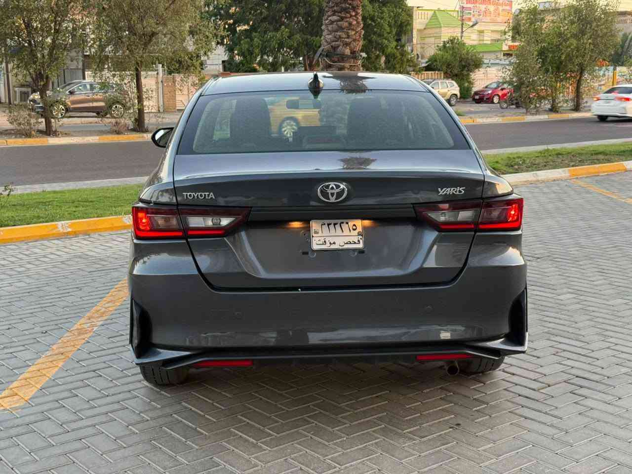 السلام عليكم 
تويوتا يارس 
وارد خليجي موديل 23 
بيها صبغ جاملغ وبنيد وباب سايق 
مواصفات 
محرك 1600
نصف فوول 
مكانها بغداد حي الجهاد 
السعر 100 $
للاستفسار 
*********** بغداد, العراق
