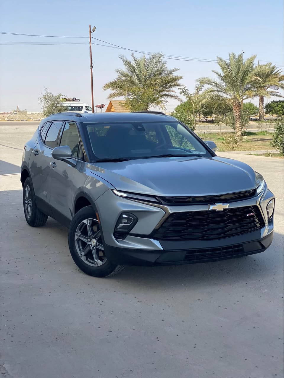 بلايزر 2023 بدون رقم سعره 175 ورقه 
حادثه جاملغ او بنيد  بدون شواصي 
باب الصدر بل حادث مفتوحه او مصبوغه 
بيه كم مكان بارد فئه LT2 محرك 2000 تيربو  حته بل بانزين العادي هم تمشي او مابيه ادونز 
جنطه كهربائيه كشن كهربائي رادار تحديد مسار هيتر كشنات 4X4
ماشيه فقط 15 الاف 
ترايه مال زيرو مكانه نجف للاستفسار *********** النجف, العراق
