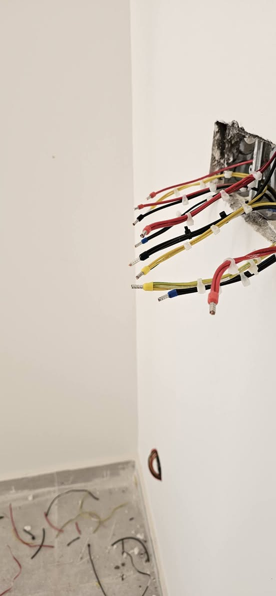 كادر الأنوار التأسيس الكهرباء الحديثة
***********
