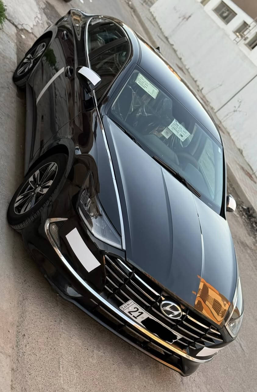 اللهم صل على محمد وال محمد 
سوناتا 2021 سيارة كلش نظيفة 
*********** ☎️
ماشية 50 الف 
محرك جبير 2500 المرغوب 4 سلندر 
مواصفات نص فول 
شاشة جبيرة 
كامرا 
رادار
هاندبريك بصمه
4 وضعيات قيادة
اوتو هولد 
ويل 17 
صندوك بصمه
تحديد مسار القيادة
سعر 142$ بيها مجال 
بيع او مراوس حسب القناعه
مكان سيارة بغداد السيدية📍
