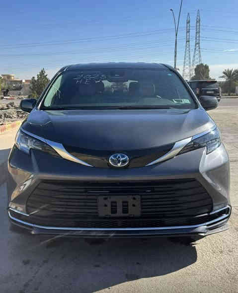 بسم الله الرحمن الرحيم 

للبيع تويوتا سينا 2025
فئة LE – هايبرد
محرك 2500 هايبرد
ماشية 3700 قابل للزيادة
تعتبر زيرو

السيارة دخول جديد قبل اسبوع بحالة ممتازة جدا
الضرر فقط بارد بالبونيد والصور مرفقة للتوضيح
استخدام نظيف ومواصفات الفئة LE تشمل:
 • تشغيل بصمة
 • شاشة كبيرة تدعم ابل كاربلاي واندرويد اوتو
 • كاميرا خلفية
 • نظام توفير الوقود هايبرد
 • مقاعد مريحة مع تحكم كهربائي 
مقاعد خلفية Vip 
 • ابواب جانبية سلايت بصمة
 • مثبت سرعة
 • نظام تنبيه النقاط العمياء 
 • تحكم بالمقود
 • اضوية LED
 • نظام مانع الانزلاق ABS
 • نظام توزيع قوة الفرملة EBD
 • مكيف قوي جداً ثلاث مناطق

السيارة جاهزة للنقل والفحص
للمهتمين الرجاء التواصل على الخاص
السعر 295 وبيها مجال

محمد ***********
