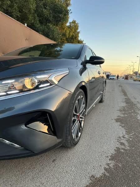 السلام عليكم كيا فورتي جي تي 2020 فول موصفات 1\1 حدث بنيد مبدل فقط بيه رصعات بلا جتف أبيعه علئ حطه رقم بغداد تحويل ثاني يوم كير مكينه صدر كله جديد مكان السياره بغداد زعفرانيه ***********
