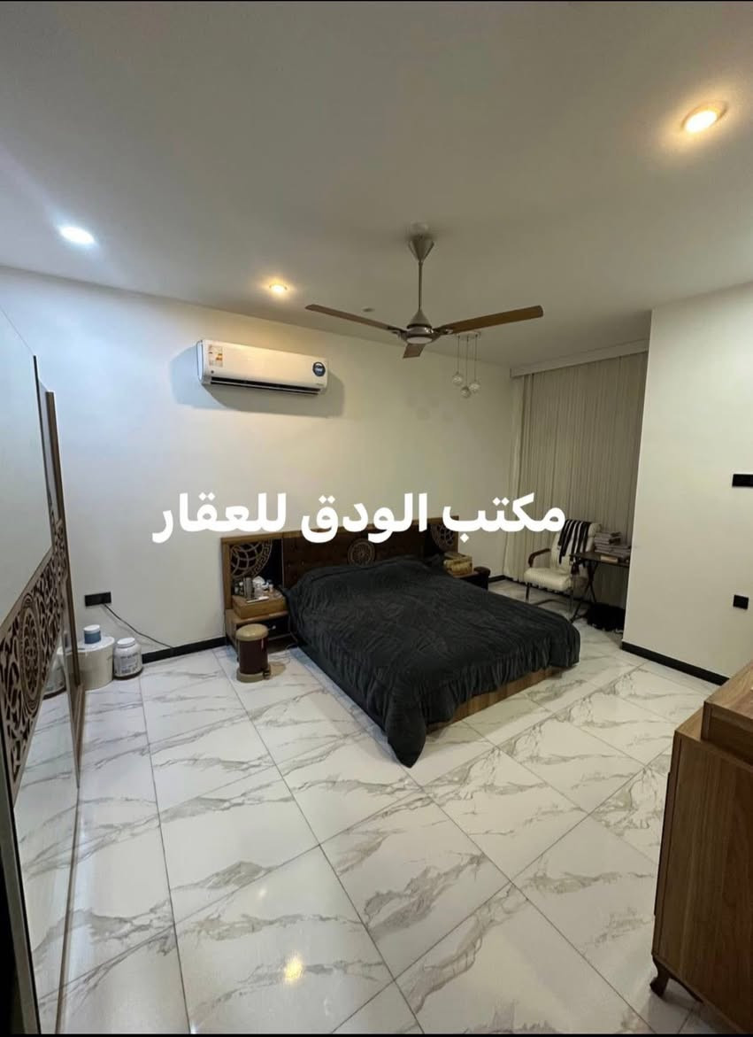 #مكتب_الودق_للعقار
دار للبيع شارع فلسطين 
♦️المساحة :150 متر 
♦️الواجهة :10 متر 
♦️النزال :15 متر
♦️الموقع :شارع فلسطين -حي المهندسين 
♦️المواصفات 
♦️سنة البناء 2024
♦️ثلاث طوابق 
♦️صالة
♦️استقبال 
♦️مطبخ
♦️خدمات 
♦️منور 
♦️5 غرف نوم 

#للأستفسار_يرجى_الاتصال_او_المراسلة 

☎️مهندس مصطفى واتساب ***********

او زيارة موقع المكتب 

♦️شارع فلسطين /حي المستنصرية قرب كلية الرافدين / عمارة فرمان

♦️لارسال عروضكم السكنية والتجارية يرجى ارسالها على هذا الرقم 
♦️📱واتساب 0️⃣7️⃣7️⃣1️⃣6️⃣6️⃣4️⃣3️⃣7️⃣0️⃣2️⃣
