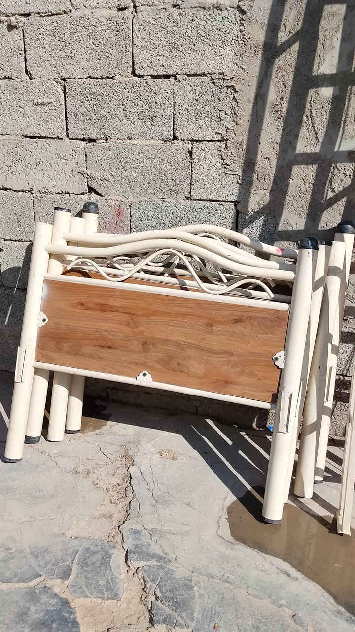 اغراض للبيع حي الجهاد
***********
المبرده البيضه 85
الزركه75
الجرابي طابقين ب150
