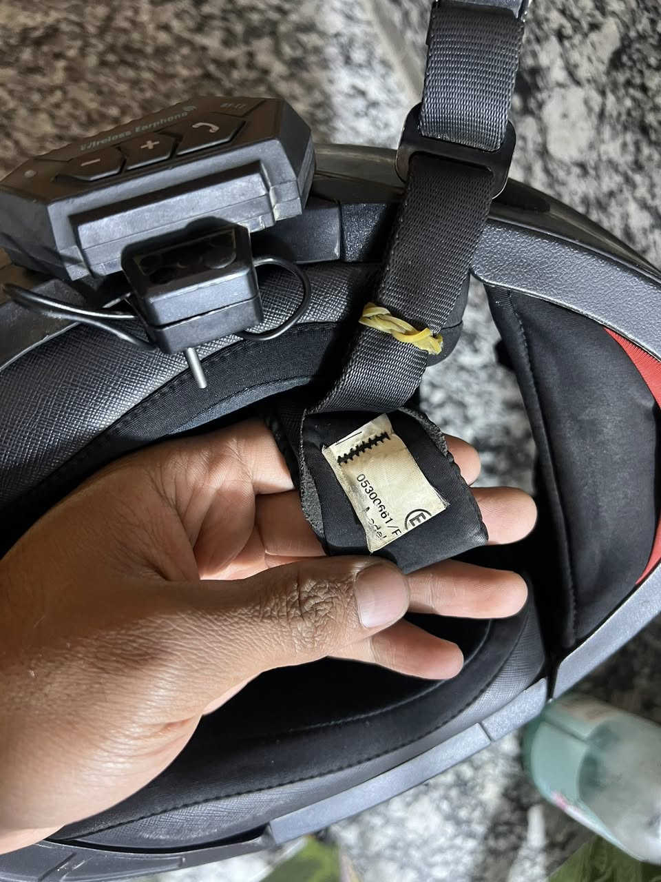 السلام عليكم 
اخوان خوذه xl اصليه 
هيه والسستم مالها كامله
مكاني بغداد الشعب 
***********
