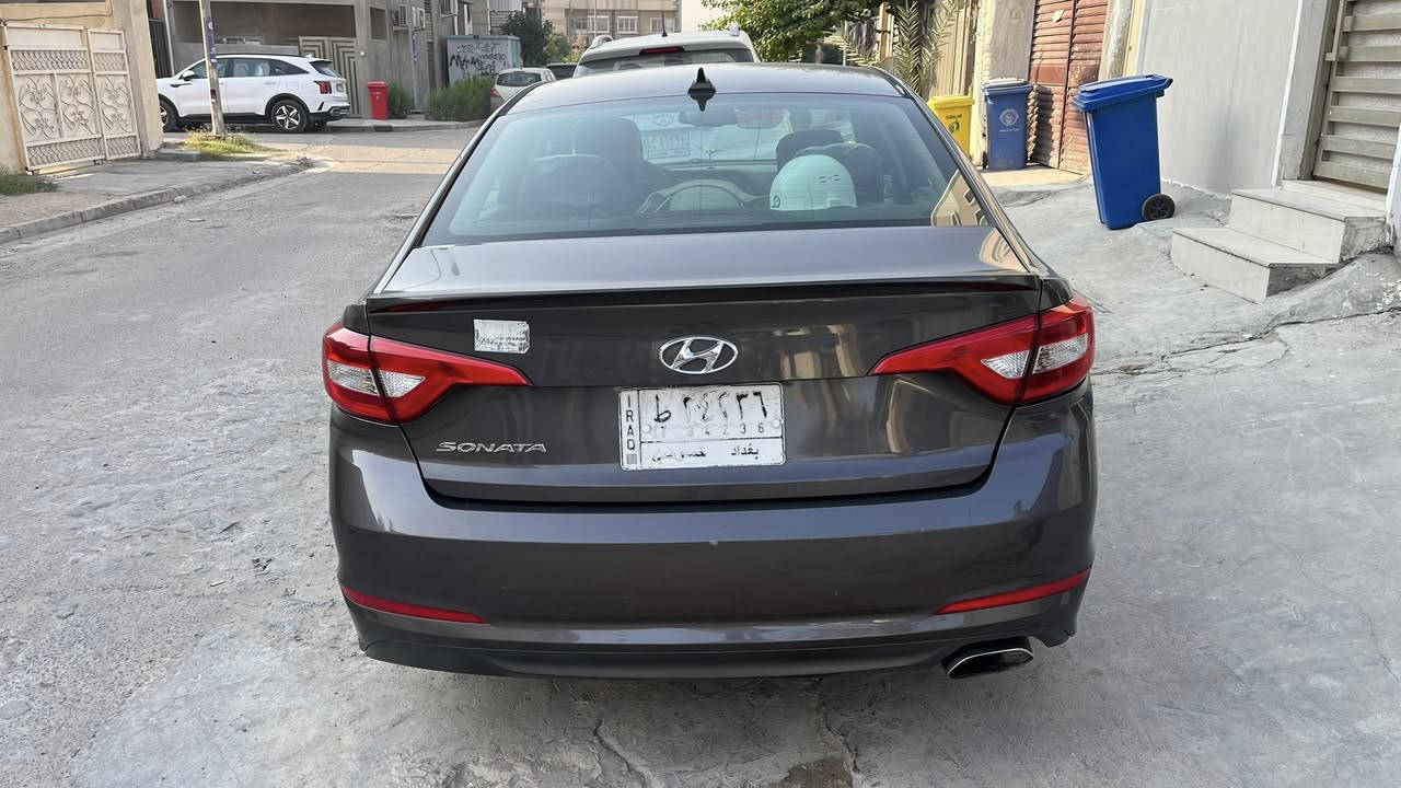 السلام عليكم
سوناتا 2016 وارد امريكي محرك مكفول كير مكفول شاصي مكفول
 مواصفات عادية شاشة ٣ انظمة قيادة تحكمات ستيرن 
طابة كلين لل عراق بس دعامية شايلهة و هنا بل عراق بيهة جاملغ البصف السايق و الخلفي فقط بارد بدون صبغ صور السونار بل منشور السيارة كلهة ليبل واحد 
السعر ١٣٢ و بيهة مجال بسيط 
مكاني بغداد اليرموك 
الرقم ***********
