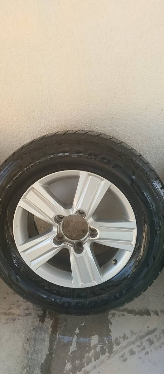 السلام عليكم تايرات و ويل كب نظافه 70بلميه للبيع 800 الف وبيهم مجال ***********
