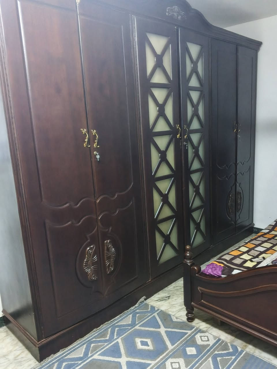 غرفتين صاج نجاره عراقيه للبيع مستعمل
الغرفه الاولى 

جربايه نفرين و كنتور ست

ابواب مع ملحقاته

الغرفه الثانيه 

ثلاث جربايات ام النفر

مع كنتور اربع ابواب
وملحقاته 

سعر الغرفتين معا مليونين و نصف
مكاني بابل

الرقم***********
