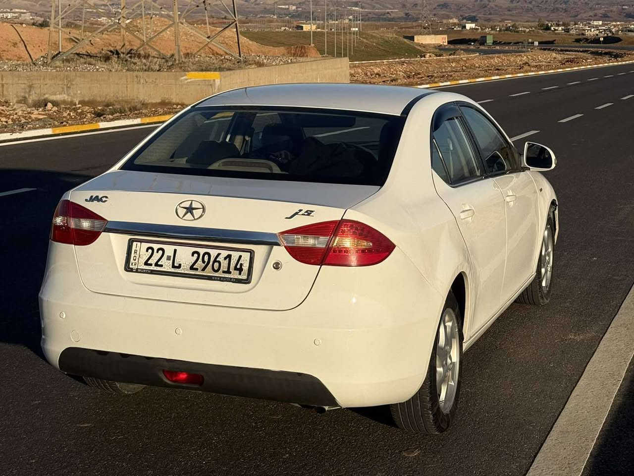 جاک مۆدیل 2012 سپی بەفری 
مەکینە زنجیر مەڕغوب
 گیرعادی گێرومەکینە بەشەرت 
بێ بۆیاخ ساردە کوتی هەیە 
سیارەکە ئی مالی خۆمە بی مەسروفە 

سعر : لە کۆمێنت داوای بکە ڕاستەوخۆ بۆت دێت 🤖 

بەجوانی و پاکی ماوەتەوە 
هیچ مەسرەفێکی تێدا نییە 

ژمارەی خاوەنەکەی 

***********
