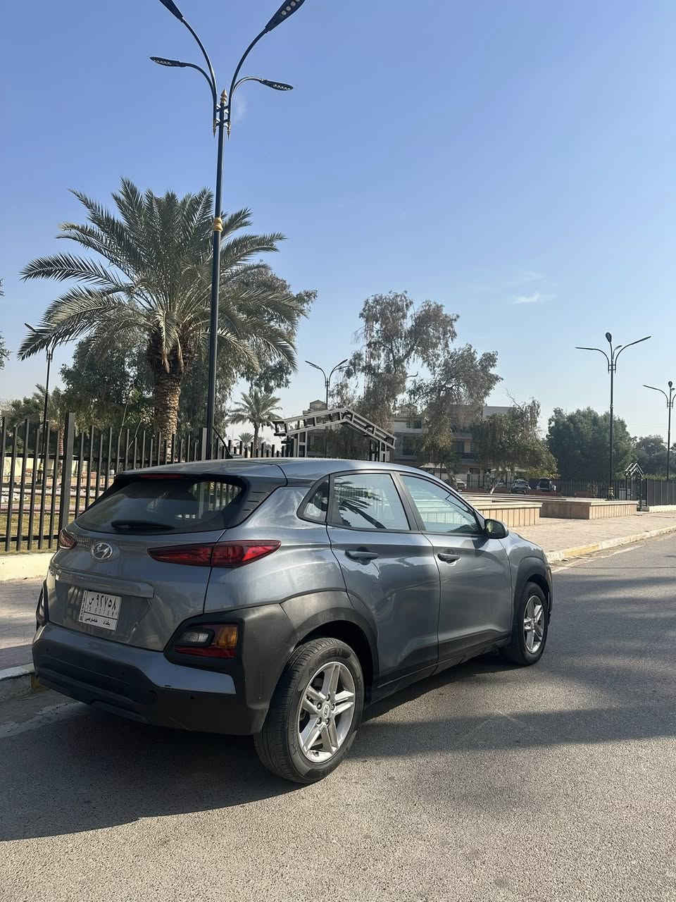 السلام عليكم
كونا 2021 وارد امريكي 
حادثها جاملغ وباب خلفيات 
بدون ايرباك 
بجم كبس 
ماشية 23 الف مشي حقيقي داخلة ماشية 15 الف 
شاشة 
كامرة 
تحكم ستيرن 
ويل كب 
سيارة كلش جديده 
ومضمومة 
***********
مكان السياره السيدية 
رقم الشاصي مرفق بالصورة
