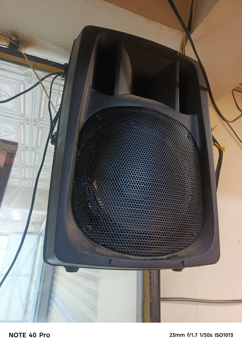 جهاز مكسر +سماعات w12اثنين للبيع شرط الشغل ونضاف
***********
