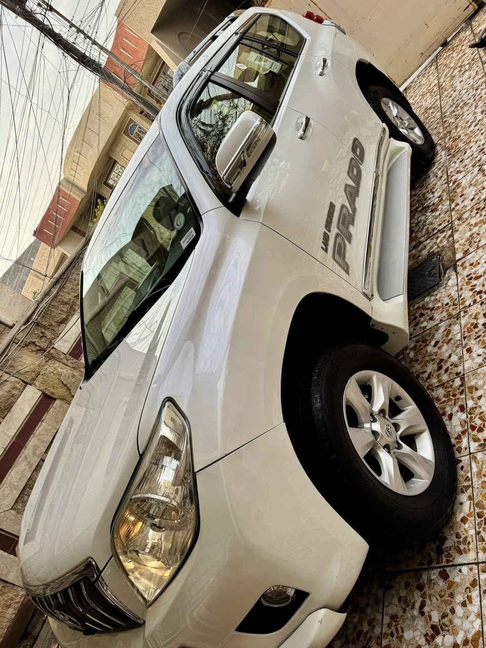 السلام عليكم برادو 2013 فول موصفات خليجي بيها فقط قبق الصندوق صبغ بدون دواخل بدون كلشي كير محرك كلة مكفول ماشية ٨٠ الف السيارة جديدة جداً موصفات بصمة داخل صاج كشنات جلد شاشة كبيرة تحكمات ستيرين دبل تانكي  وباقي الموصفات المعروفة السيارة سنوية هزة كلة جديد وجاهزة ما تحتاج اي مصرف السعر 275 وبيها مجال حك الجية المكان بغداد السيدية رقمي ***********
