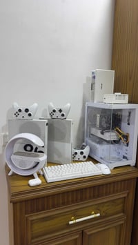 اكس بوكس ون اس 1 تيرا للبيع ويه جوستك وكيبلاته وكارتونته  150 الف 0774...