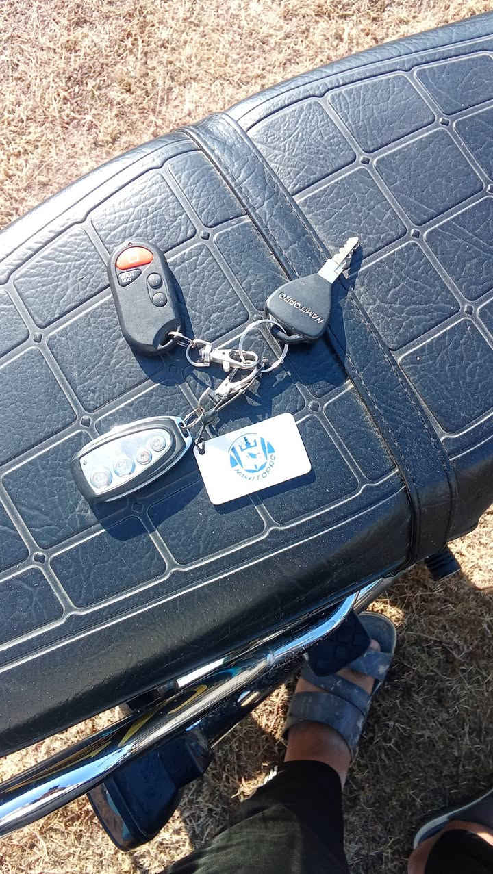 السلام عليكم 
يوجد موطورات العدد 2
واحد 25
 واحد 24محدث 25
      (جيك الصور زين عود تعال) 
محركات شرط ما مفتوح 

كهربائيّات كله شغاله 
سعر خاص مفتوح 
المكان الزاب قريه اشريعه 

لاتصال       0783 150 6659
/***********
نقد نقد 
ما يعجبك المنشور  لا ادك  ولا تراسل
