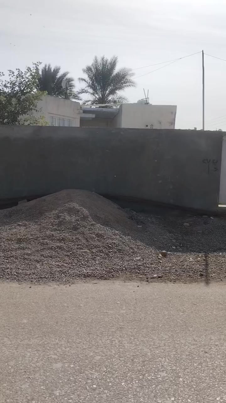 سلام عليكم بيت للبيع رقم مكملين ضبارته مال طابورقرب جسر مال كاع شياع علئ تبليط مباشر مساحته 210 وبصفه قطعه 100مربع ركن يحب الستفسار هاذه رقم ***********
