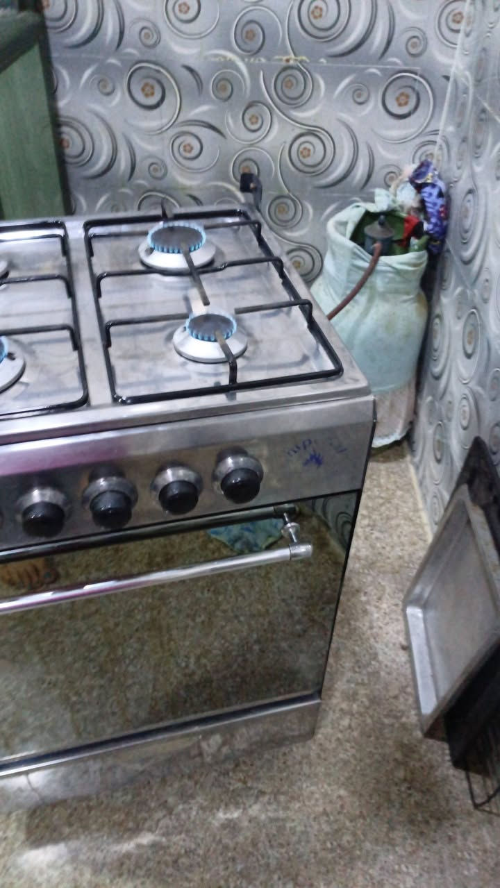 طباخ مصري اخو الجديد نظيف جدا شغال هو والفرن ما بي اي عيب


**إذا كنت صاحب هذا الإعلان وتريد حذفه لأي سبب، رجاءا أرسل رسالة إلى الدعم الفني**