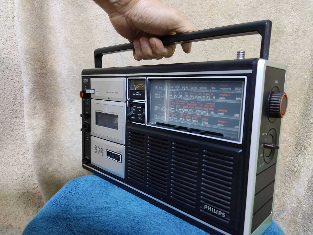 راديو مسجل فلبس
هولندي اصلي
مسجل لا يعمل 
راديو شرط الشغل والنظافة 
٦٠ مع التوصيل


**إذا كنت صاحب هذا الإعلان وتريد حذفه لأي سبب، رجاءا أرسل رسالة إلى الدعم الفني**