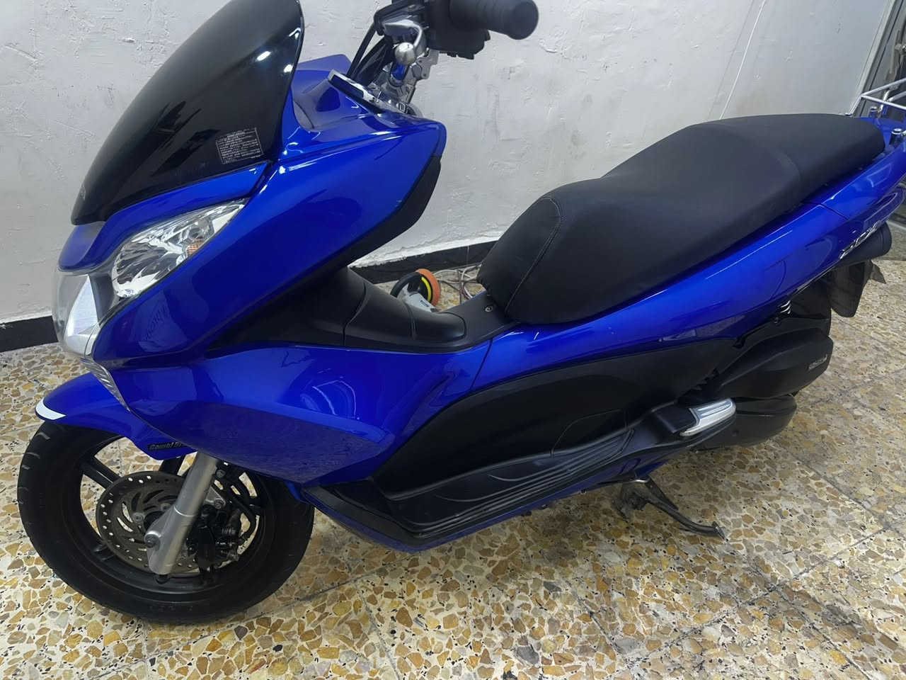 السلام عليكم بي سي اكس مكفوله للبيع جيل الاول ياباني مكينه 125ماشيه 29 السعر ب13ونص وبيها مجال مكاني بغداد مدينه الصدر رقم ‭ ‭٠٧٧١ ٣٦٣ ١٠٧٤‬
