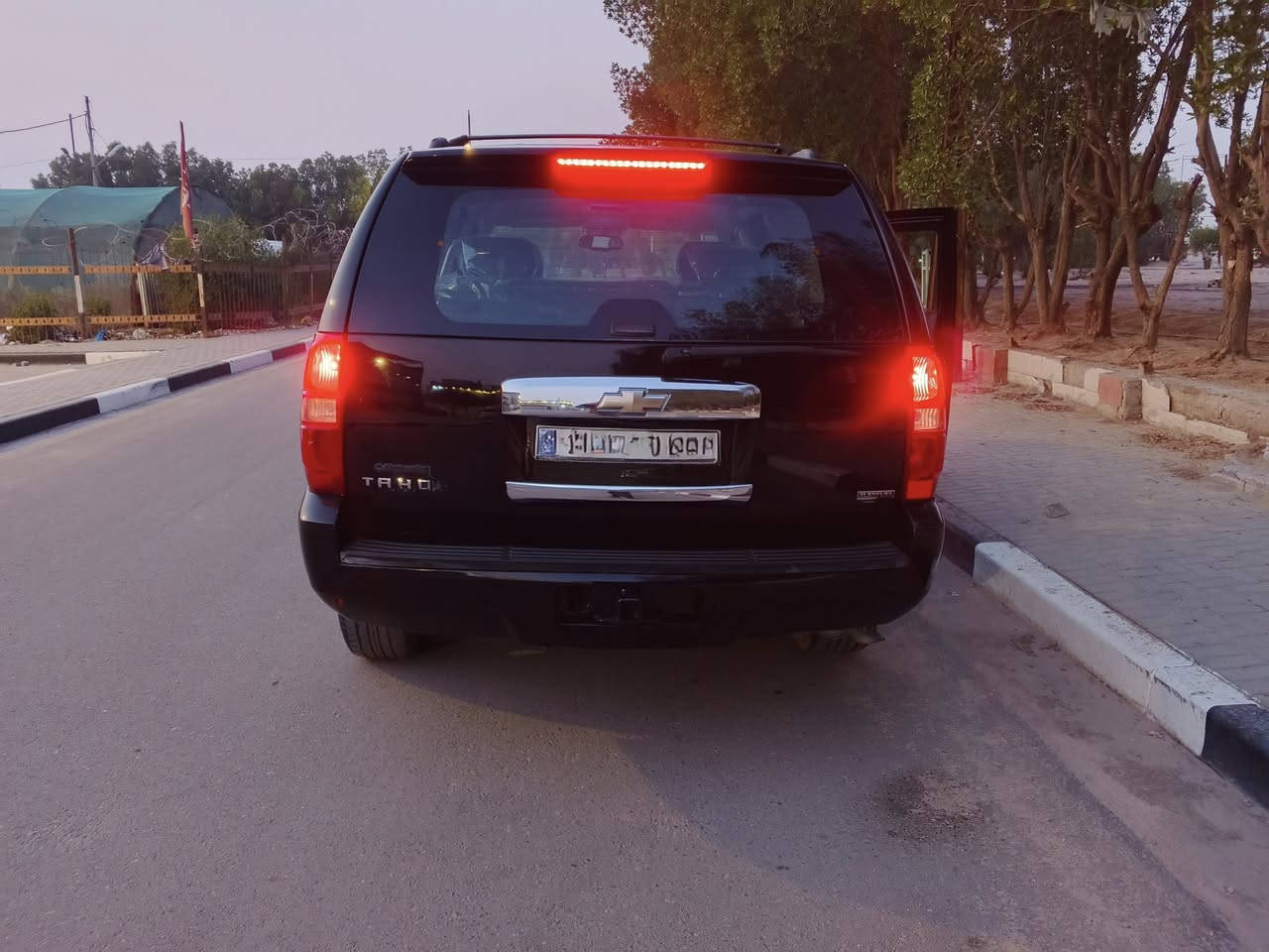 السلام عليكم تاهو موديل 2011 كفاله من القص دخول جديد جاهزه السياره اي نقص ما بيهاهمكينه جير حداديه تخم تاير كفاله سياره اي نقص ما بيها جديده ورقم سنويه اربيل بيها المكان بصره سعر السياره 100 وبيها مجال بيع رقم الهاتف***********
