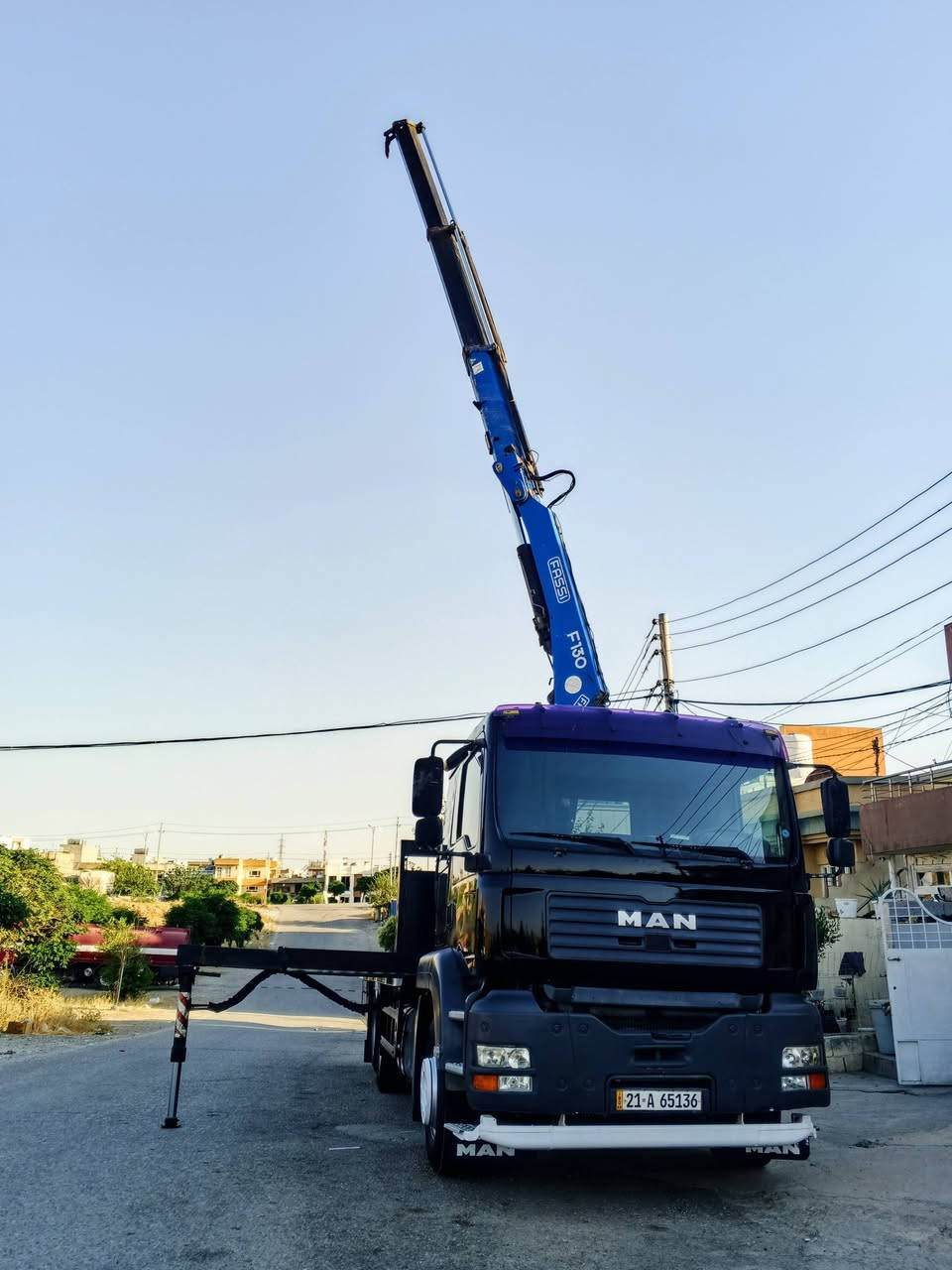السلام عليكم ورحمة الله وبركاته
للبيع كرين فلات MAN ما شاء الله ❤️
▪️ النوع: MAN TGA 410
▪️ الموديل: 2003
▪️ الحجم: 410 / إنجكتر
▪️ المحرك: 6 سلندر – 10 براغي
▪️ القير: دگمة وفقاز
المواصفات: ✅ تبريد
✅ تحديد سرعة
✅ هاف + ريتايدر (6 تلقات)
✅ جام كهرباء
✅ قفل أكسل
✅ مرايا كهرباء
✅ دگمة هزة وتاكوز
✅ خلفي جوبلس
✅ سحال دبل تاير
مواصفات البدي: ▪️ الطول: 7 متر
▪️ العرض: 2.50 متر
مواصفات الكرين: ▪️ الحمولة: 5.5 طن
▪️ عدد السلايدات: 2
▪️ النوع: فاسي أوروبي
✨ السيارة ما شاء الله بحالة ممتازة جداً، ولا يوجد فيها أي نقص، ونفس الصور تماماً.
🔹 محرك – گير – شاصي – أكسل – كرين مكفولة كفالة عامة بشرط.
🔹 تخم التايرات والبطاريات جديدة.
🔹 رقم السليمانية – ثاني يوم تحويل.
📍 العنوان: السليمانية
📞 ***********
شاباز كرين | Shabaz Kren
🌹 بيع وشراء الكرينات والفلاتات بجميع الأنواع والأحجام.
