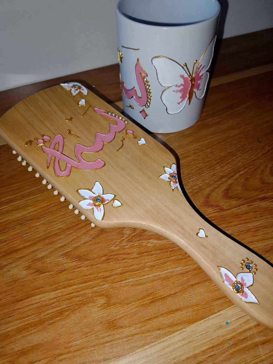 كوب وفرشة شعر
#اكسبلور
#ديالى
#الخالص


**إذا كنت صاحب هذا الإعلان وتريد حذفه لأي سبب، رجاءا أرسل رسالة إلى الدعم الفني**