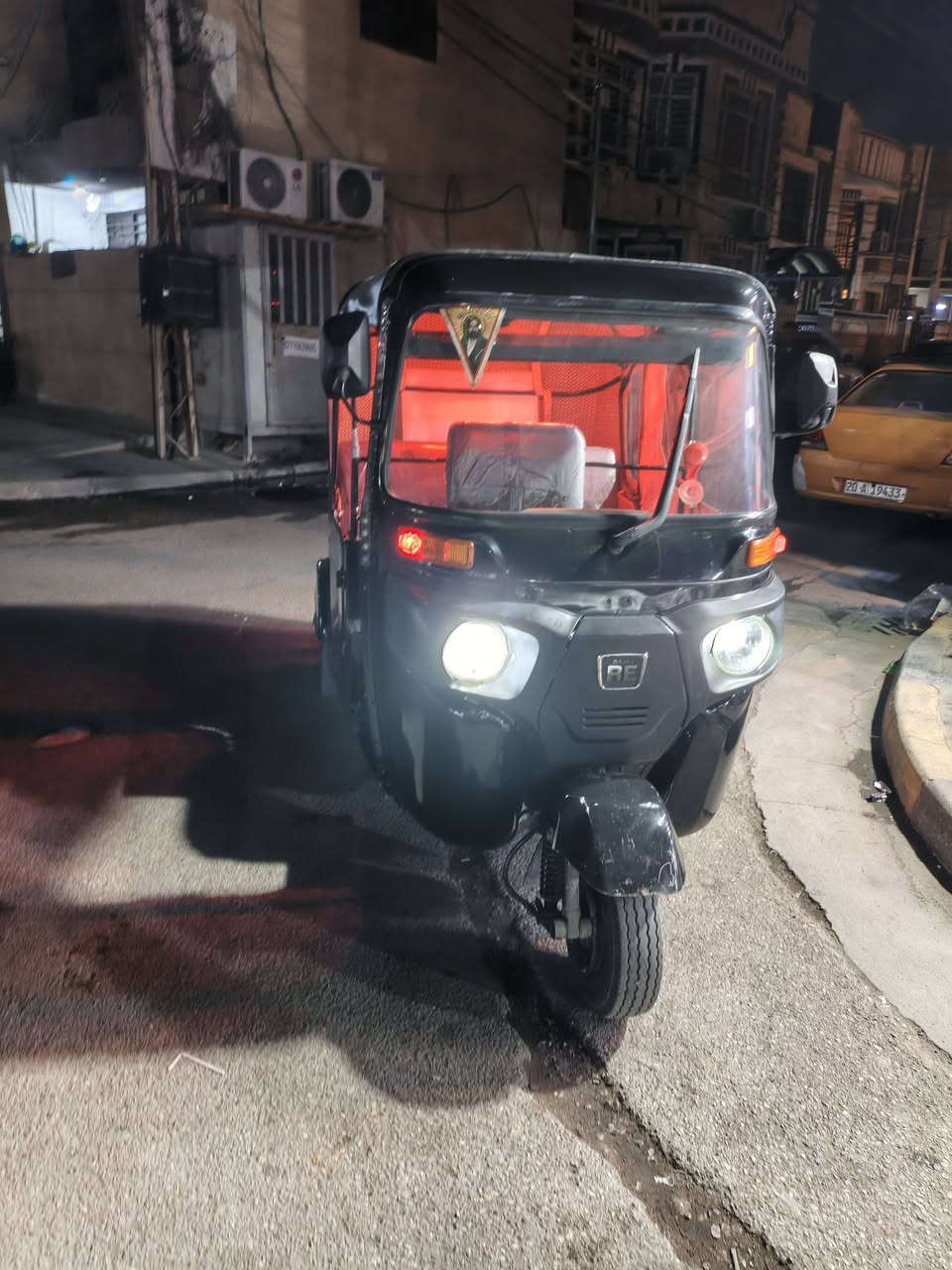 سلام عليكم خوان تكتك ثنين وعشرين الون اسود مكينه بوشه وبستم سنويه ارقامها مامستلمهن بل مرور شوتك متريد روح استلمهن راعيها يريد يحول السعر خاص ***********
