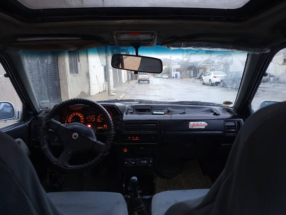 هە رزانترین  نرخ  خوارهە مو بازاڕ......؟

مازدا  مۆدێل   92  سڵایت 

سە نە وی  ئە سڵی و پاکانە و واجهە

بە شە رتی  ئە وە لیات و  حاسیبە

مە کینە 8 و  کابلێتە ر  زۆر  مە زبوتە

گێڕو مە کینە و  کارە بای  بە شە رت

گێچ و  برێک و  گە رمی و هە موگیانی ئیشە کات

لێدراوی  نییە  بڕاوە و موس و خایس و  ڕزیوی بە شە رت

ناوی  لە دە رە وە جوانترە  پێش و پشتی چرکە ی نییە 

ماڵی  دۆست و  فە قیرە  خوارهە موو بازاڕە

بای  12  گڵاو  مە عامە لە یە ***********

گۆڕینە وە ش  ئە کە م  بە دڵم بێت
