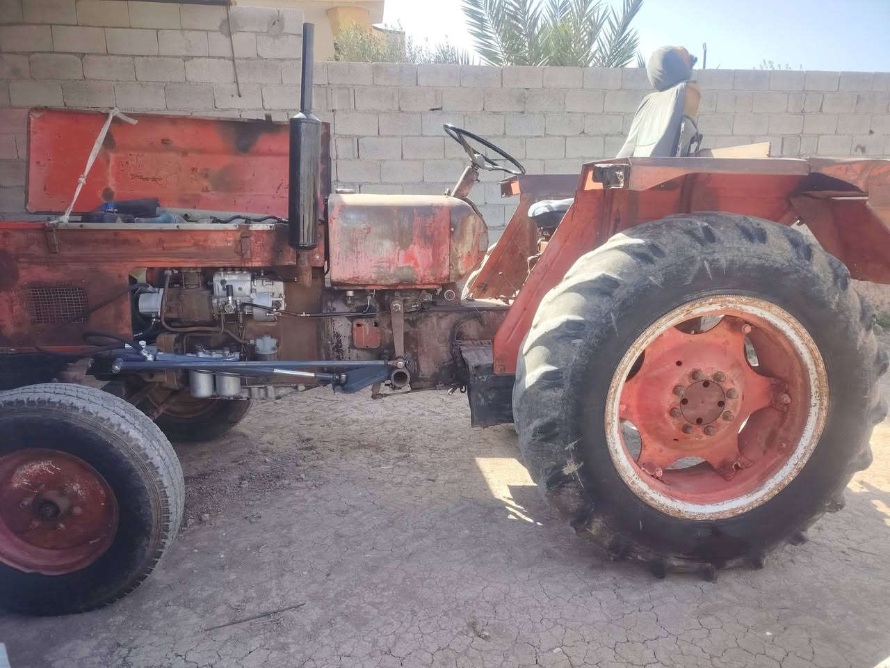 عنتر للبيع بدون أرقام مكاني ديالى ناحيه السلام محرك  وبم ونوزل مجفت جديد صدر نضيف بور ستيرن جديد باتري جديد نكره سلف جهاز رفع تمام تايرات الأمامي نضيف والخلفي جوه النص جاهز لشغل   السعر ٢٨٥٠ وبيها مجال بسيط ***********
