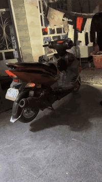 السلام عليكم دراجه جي تي آر مكفوله كفاله عامه جيب فيتر وفحص دراجه نضيفه كلش اكثر مما تتصور الدراجه بيها سستم سماعات ويدات koso الدراجه مصبوغه مناك يعني بلاديه الون جوزي طافي شي مختلف عل شارع السعر ١١٠٠ وبيها مجال شي قليل كلش حك الجيه وبيك خير وتدلل رقم ***********🤎
