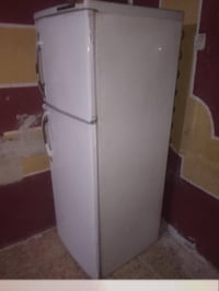 ثلاجه نضيفه • ضمان • نجف شارع مدينه