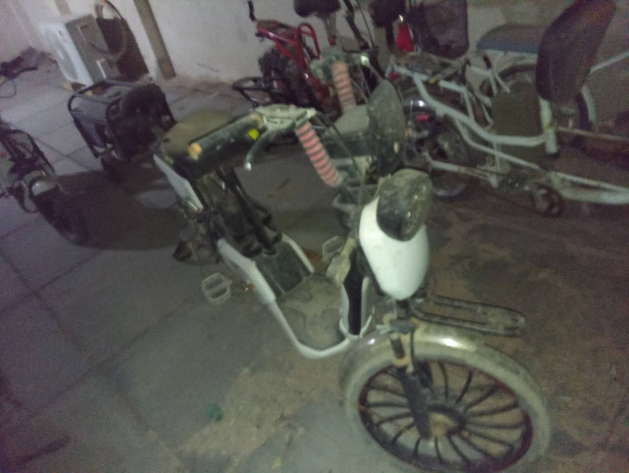 باسكلات شحن صارلهن هواي مشمورات بل سطح ابيعهن كومن حديد ب25


**إذا كنت صاحب هذا الإعلان وتريد حذفه لأي سبب، رجاءا أرسل رسالة إلى الدعم الفني**
