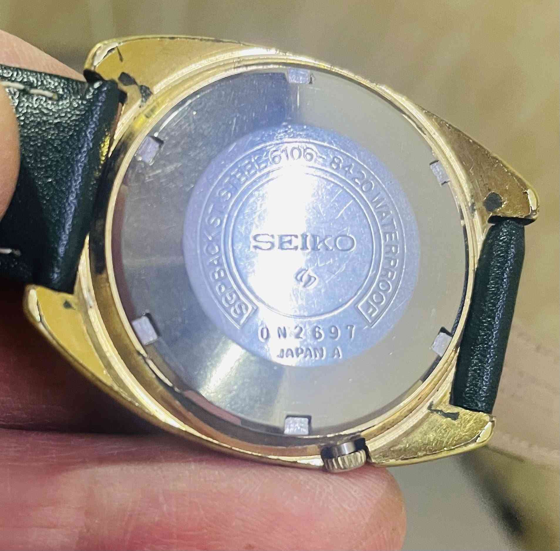 ساعة سيكو(أكتوس)… Seiko 5 Actus من النوادر انتاج السبعينات ياباني اصلي 
حركة الساعه أوتماتيك
الماكنة تحوي على 23 حجر
نافذه لعرض التاريخ اليومي والشهري باللغتين الانگليزيه واليابانيه
الهيكل طلاء ذهبي (Plated /SGP Gold)
نظافة الساعه ممتازه
وقت جداً مضبوط
السعر 175 ألف
للمهتم خاص ***********
المكان كركوك يوجد توصيل
