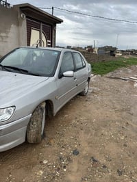 من رخصة اخوتي   بيجو  للبيع ٣٠٦  ٢٠٠٢   كير مكينة شرط السيارة بأسمي تح...