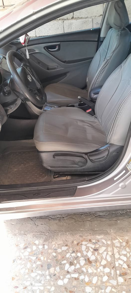 سلام عليكم لبيع النترا أمريكي ١٣ بيها ٣ قطع بدون دواخل كير ومحرك خير من الله بجم وجنطه كبس السعر ٩٨ وبيها مجال قليل مكان المحاويل
***********
