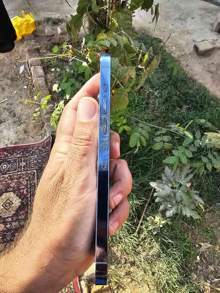 ايفون 13 برو ماكس 
بطارية 84 ذاكرة 256 نموذج M ماستر 
نظافة 100/100 لا مفتوح ولا داخل تصليح مع جميع الملحقات 
للبيع سعر 700وبي مجال  وتساب او تصال👇
 ‎0773 855 4311
