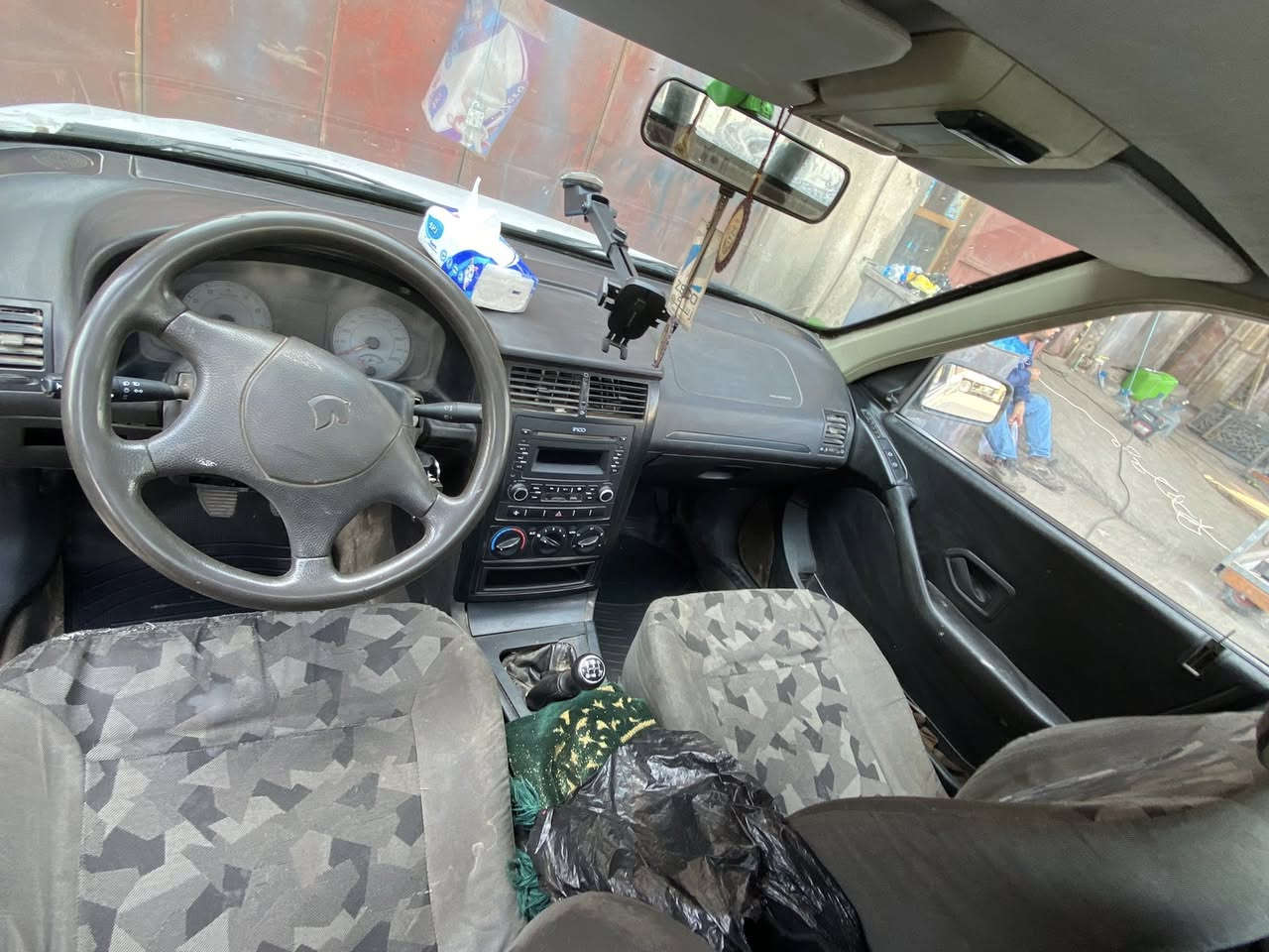 السلام عليكم ورحمة الله للبيع بيكم نوع اريدو 2016رقم بصره مكينه حلوه كير عادي سنويه صار أربع شهور من انتهت راعيها جيرانه تبريد تدفئه كهرباء كلشي شغال سياره اقتصاديه مكاني البصره رقم الهاتف ***********
