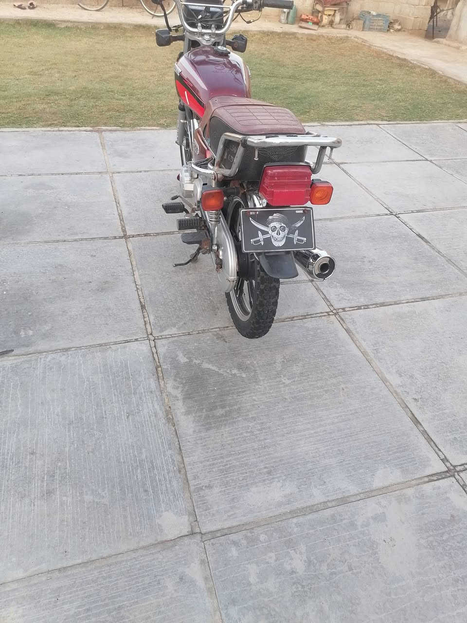 سلام عليكم للبيع دراجه سيفان 2020اوراق اصولي كهربائيات شغاله مكينته امبدل ولفات فقط مكاني دوانيه دغاره السعر 550بيه مجال الا ستفسار(***********)
