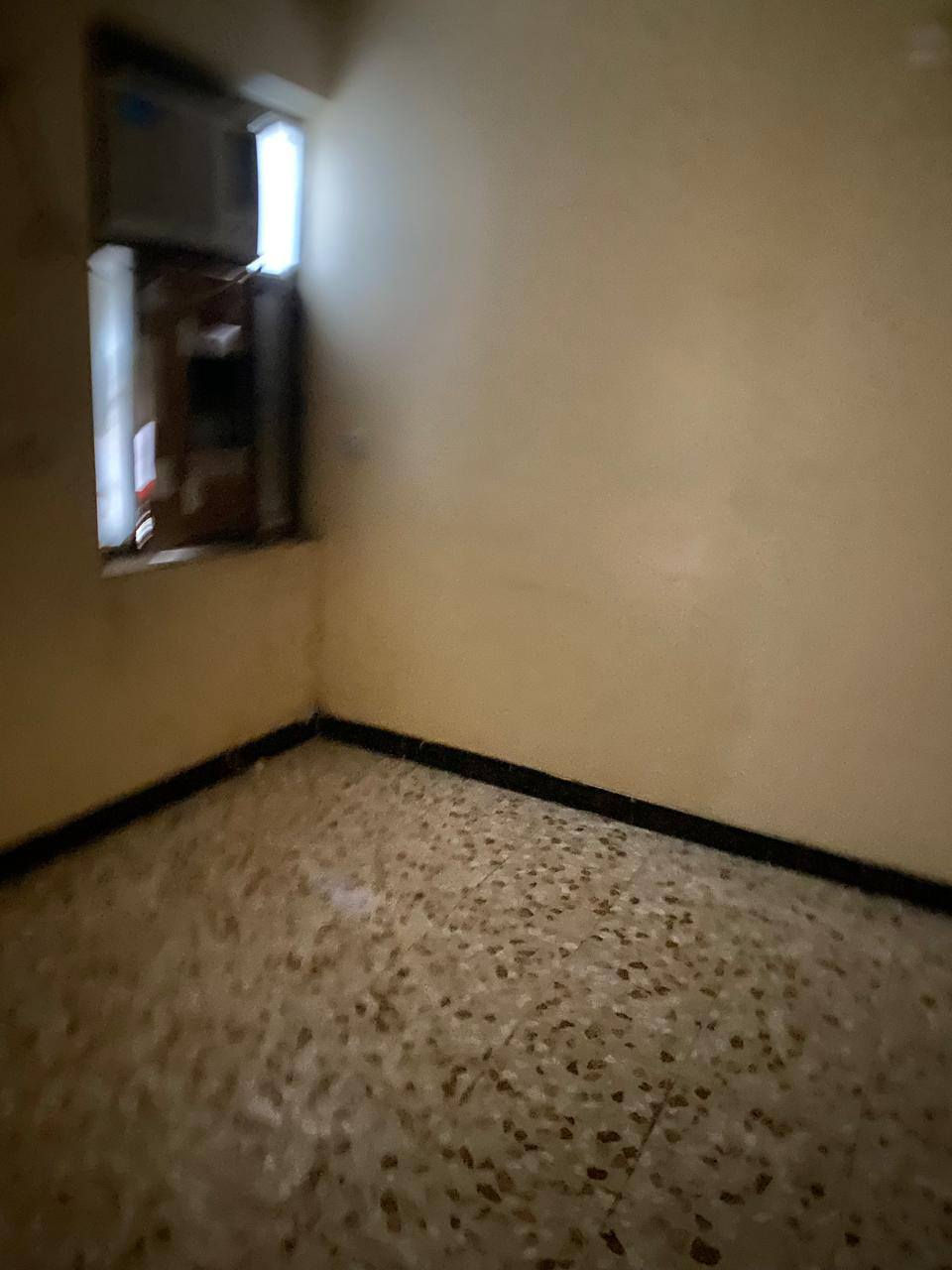 🔹 شقة للإيجار – جاهزة للسكن 🔹
📐 المساحة: 60 متر
🏢 الطابق: الثاني
تفاصيل الشقة:
صالة: 5 × 5
غرفة نوم: 5 × 5
مطبخ: 2 × 4
حمام: 3 × 3
📍 العنوان:
البلديات – نهاية العلماء الزراعي
مقابل السايدين مال عكيل
خلف مدرسة نور الضحى
💰 سعر الإيجار: 275 ألف شهريًا
✔️ يشمل النفايات
✔️ ماطور ماء
✔️ يوجد خط سحب
✔️ الشقة جاهزة للسكن فورًا
📞 للاستفسار والاتصال:
***********
